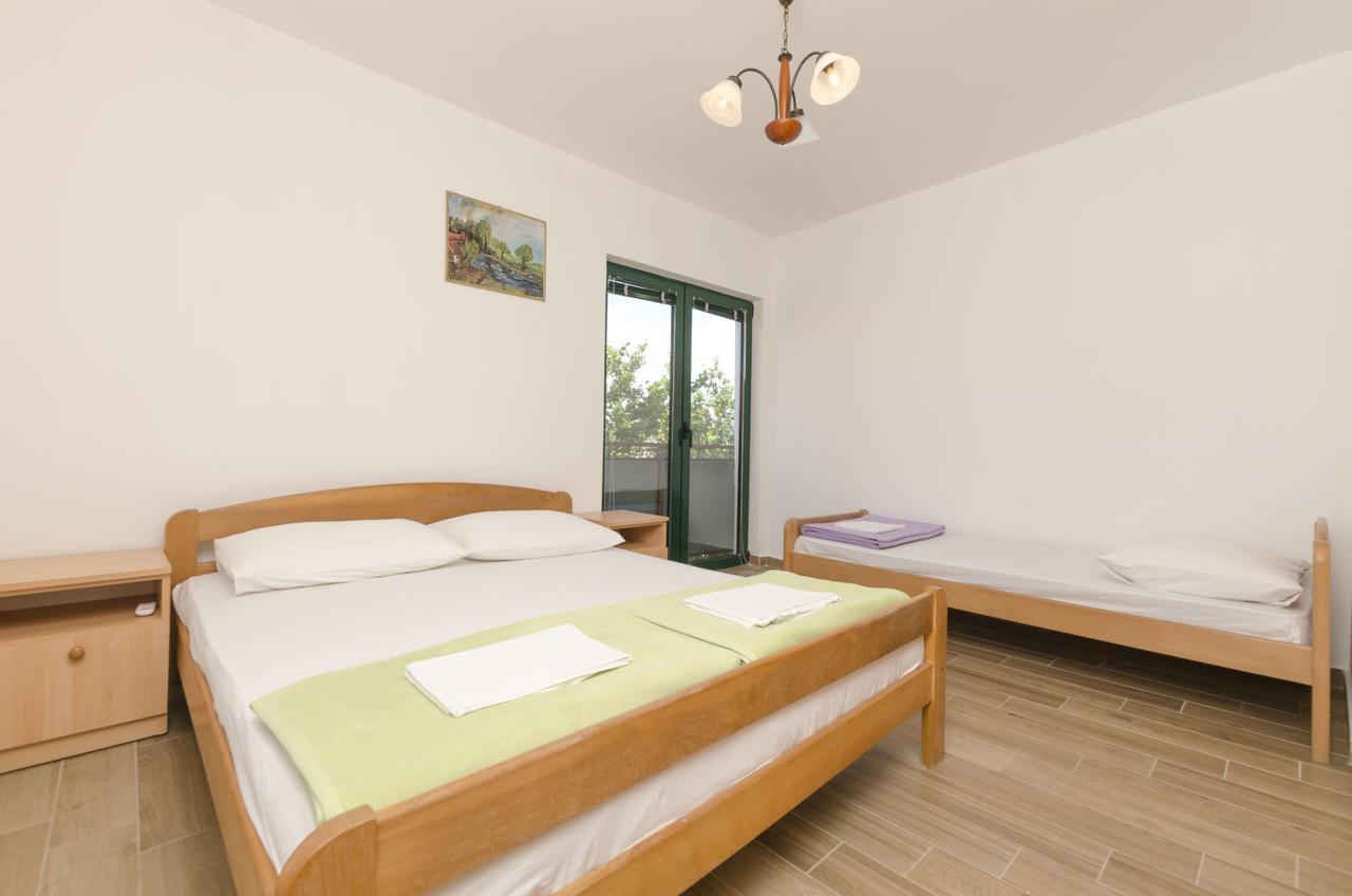 Apartments Mirko พรีมอชเตน ภายนอก รูปภาพ