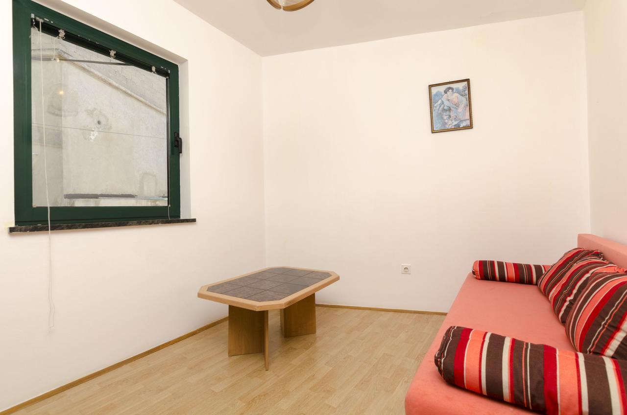 Apartments Mirko พรีมอชเตน ภายนอก รูปภาพ